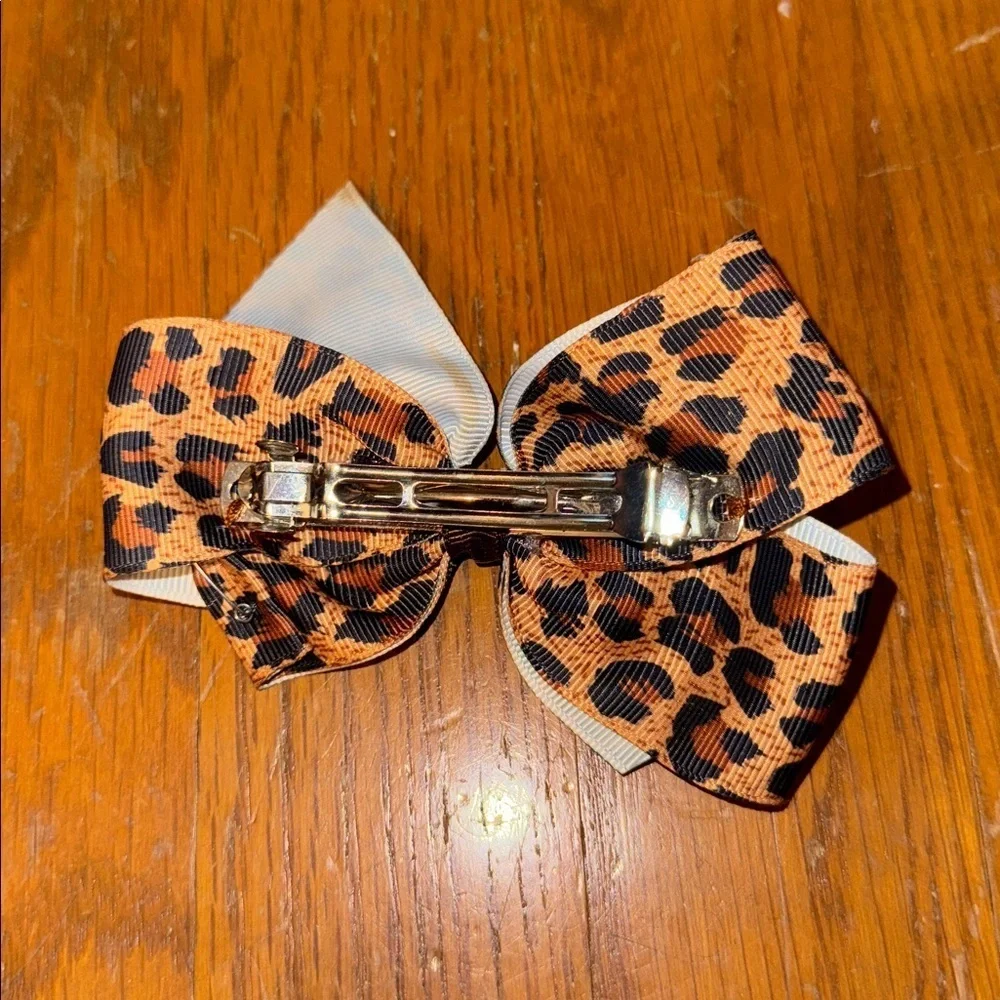 N/A stylish leopard